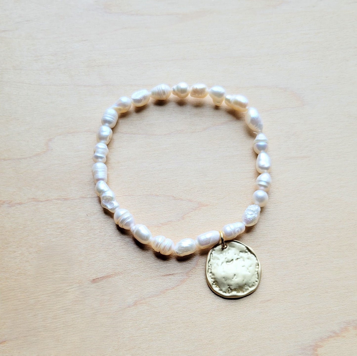 Freshwater Pearl Bracelet with Matte Gold Coin
