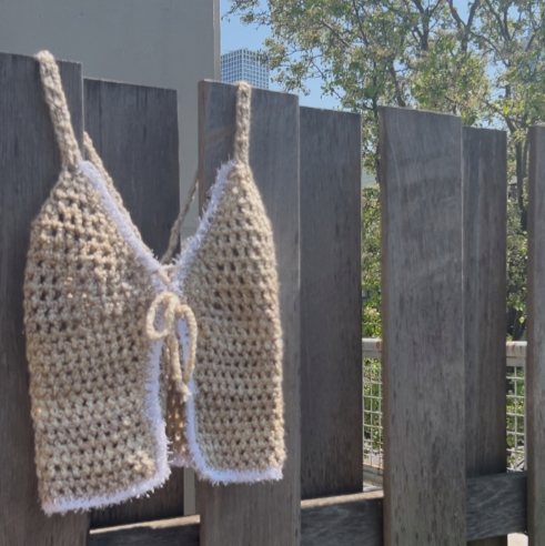 Brooklyn Cozy - The Textured Daisy Fringe Knit Top